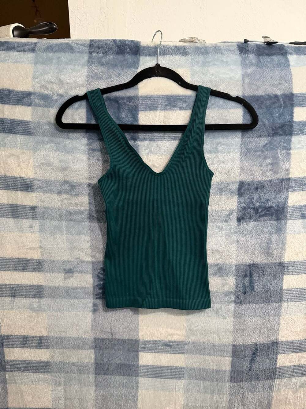 Comfort Cove Clothing Green Ribbed V Neck Tank Top OS